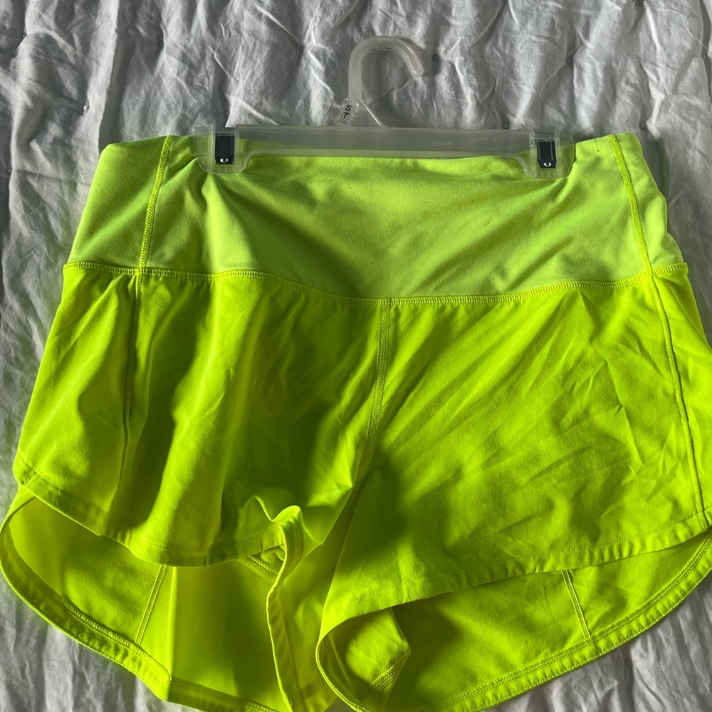 Lululemon speed up high rise 2.5” size 6 shorts
